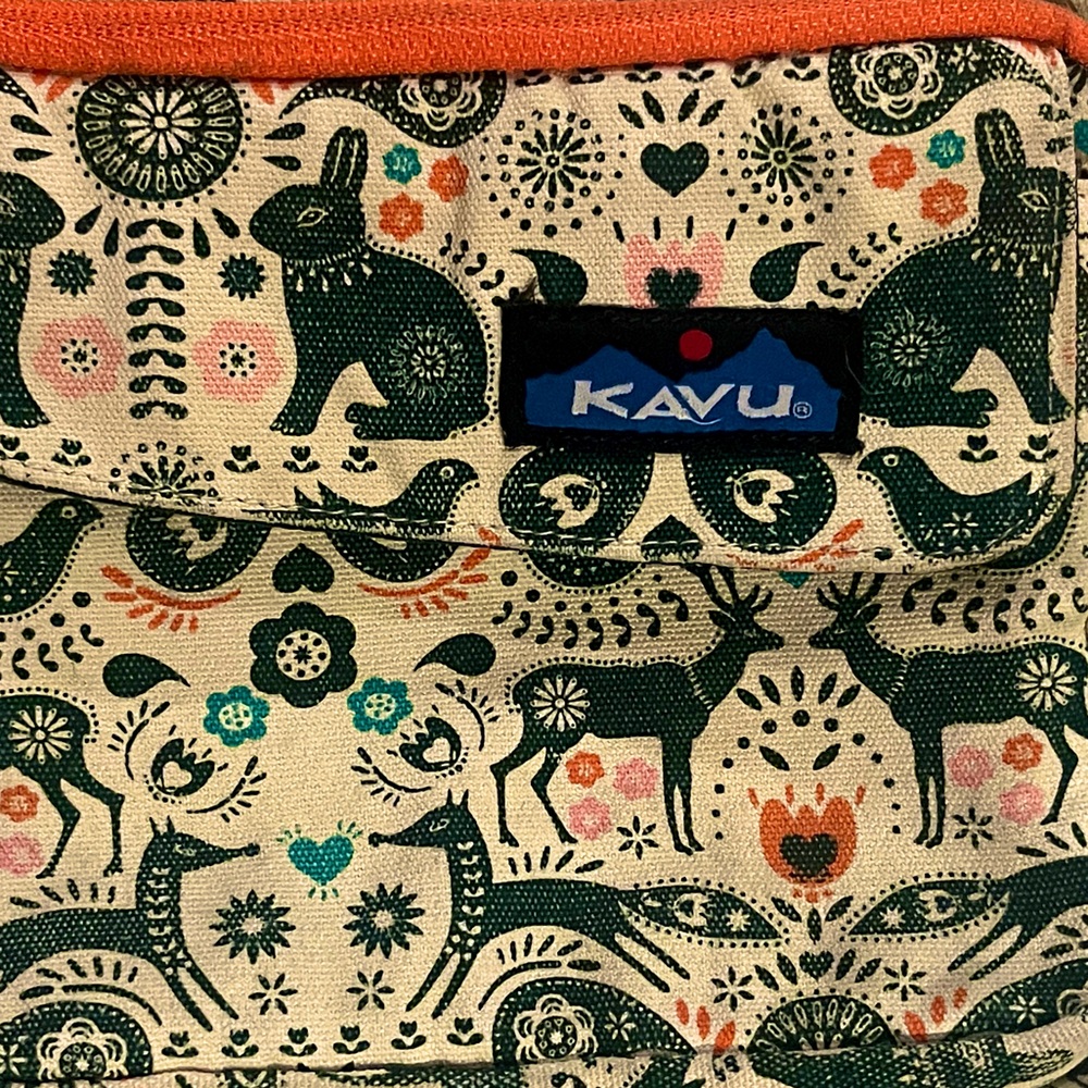 Kavu Cross body Bag - Cozy Critters rare print
